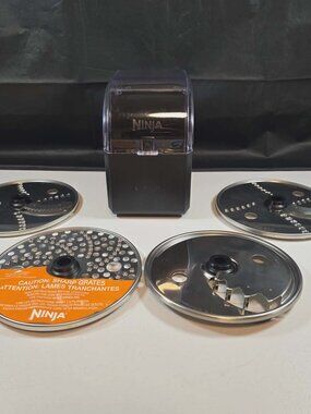 NINJA BLADES DISCS SLICING SHREDDING REVERSIBLE FOOD PROCESSOR (4) NEW W/CASE
